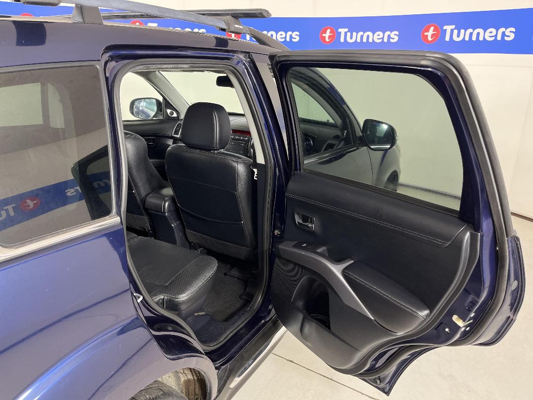 Photo '19' of Mitsubishi Outlander