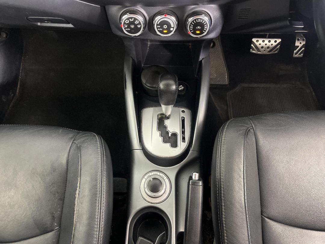 Photo '23' of Mitsubishi Outlander