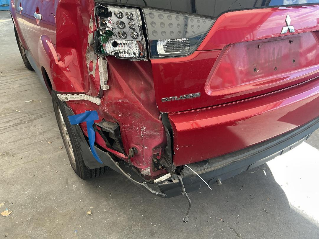 Photo '14' of Mitsubishi Outlander LS Photo '14' of Mitsubishi Outlander LS