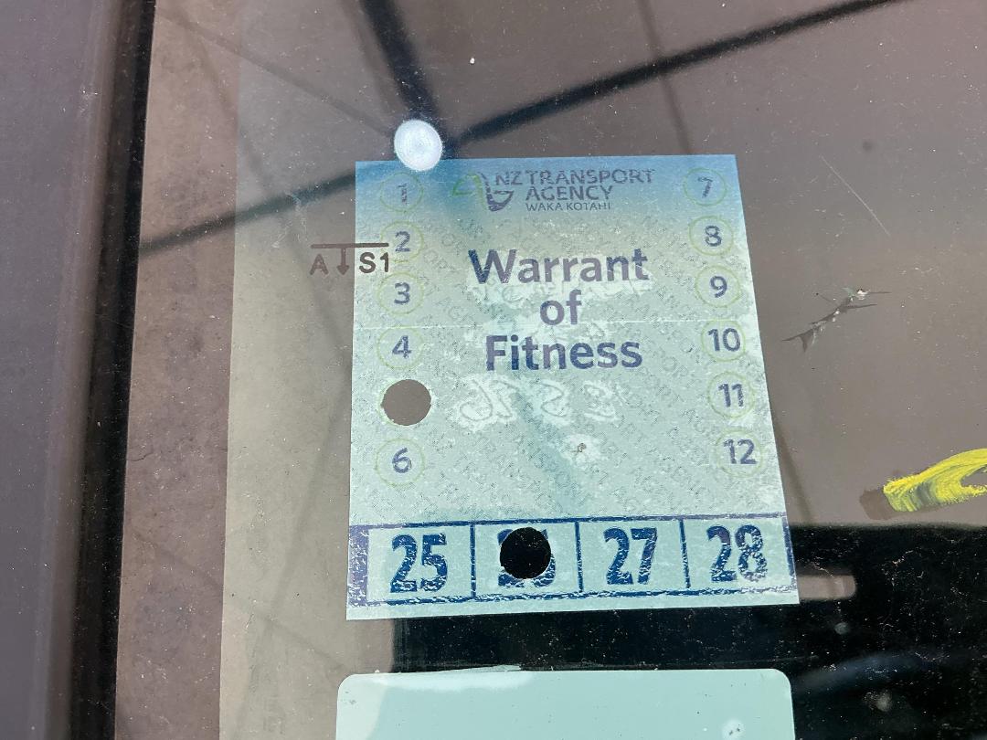 Photo '28' of Mitsubishi Outlander LS Photo '28' of Mitsubishi Outlander LS