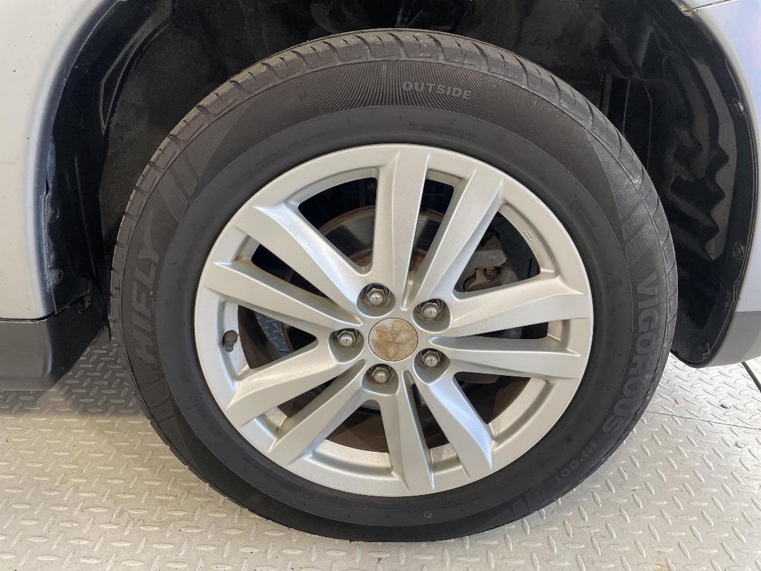 Photo '9' of Mitsubishi RVR