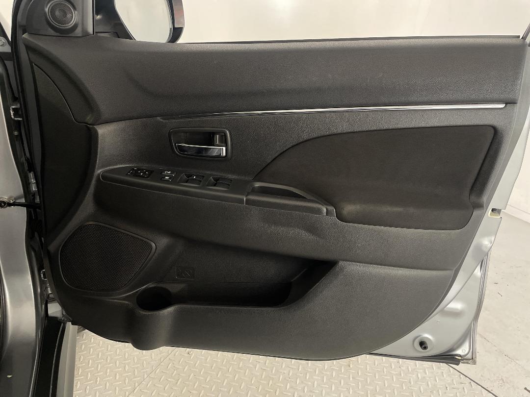 Photo '15' of Mitsubishi RVR