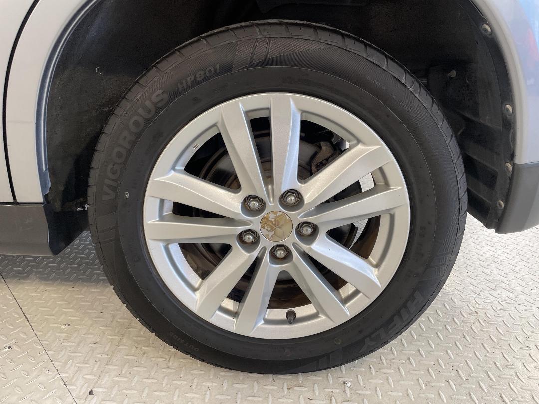 Photo '11' of Mitsubishi RVR