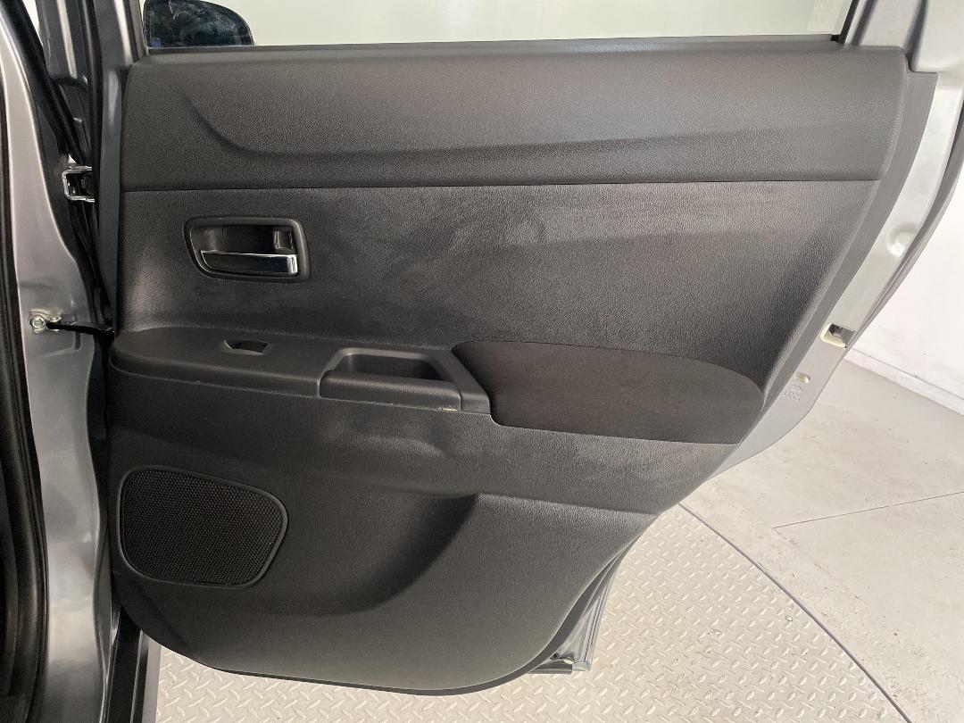 Photo '19' of Mitsubishi RVR