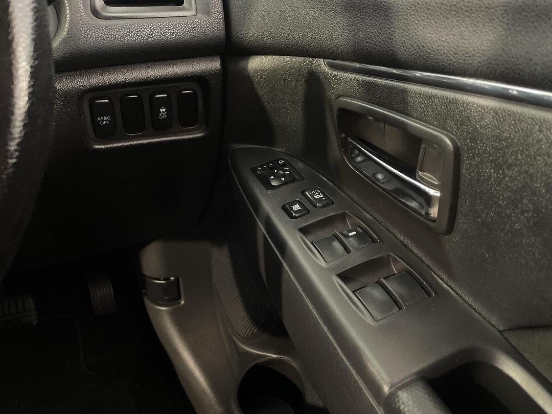 Photo '24' of Mitsubishi RVR