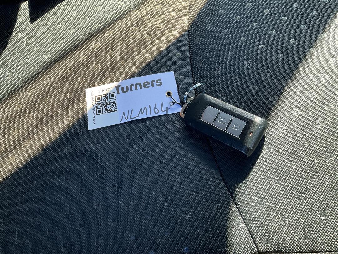 Photo '10' of Mitsubishi RVR