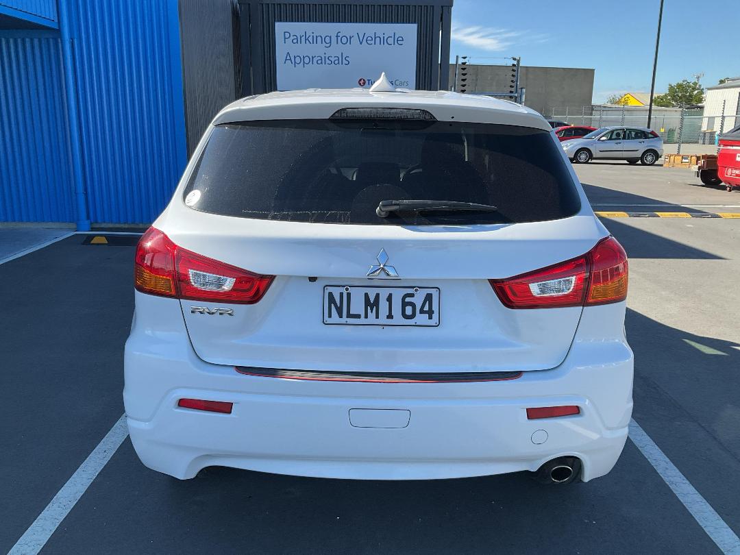 Photo '4' of Mitsubishi RVR