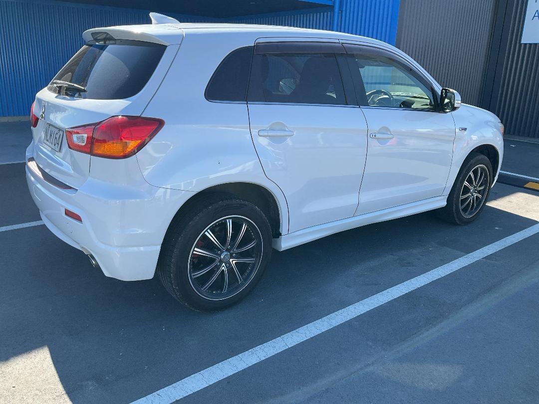 Photo '5' of Mitsubishi RVR