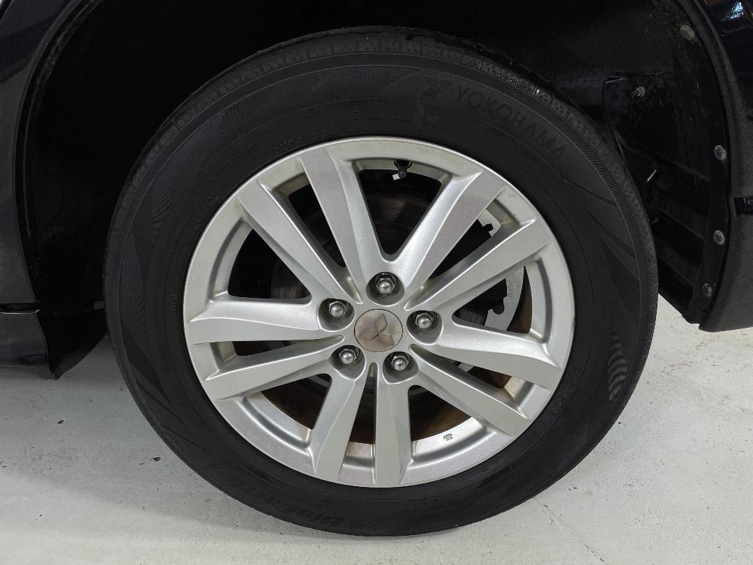 Photo '11' of Mitsubishi RVR Photo '11' of Mitsubishi RVR