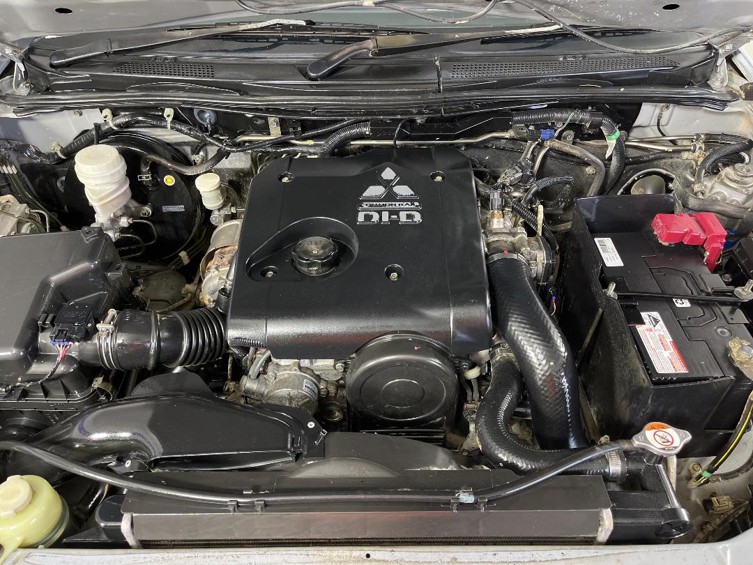 Photo '13' of Mitsubishi Triton