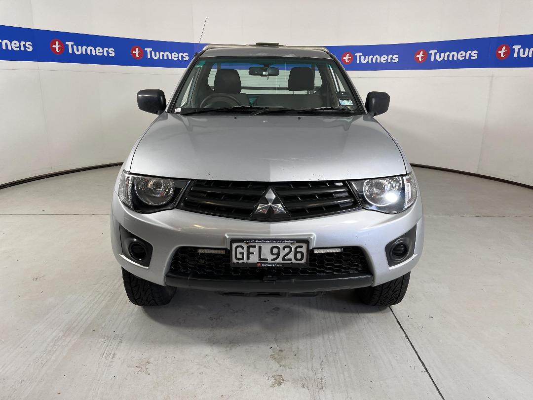 Photo '2' of Mitsubishi Triton