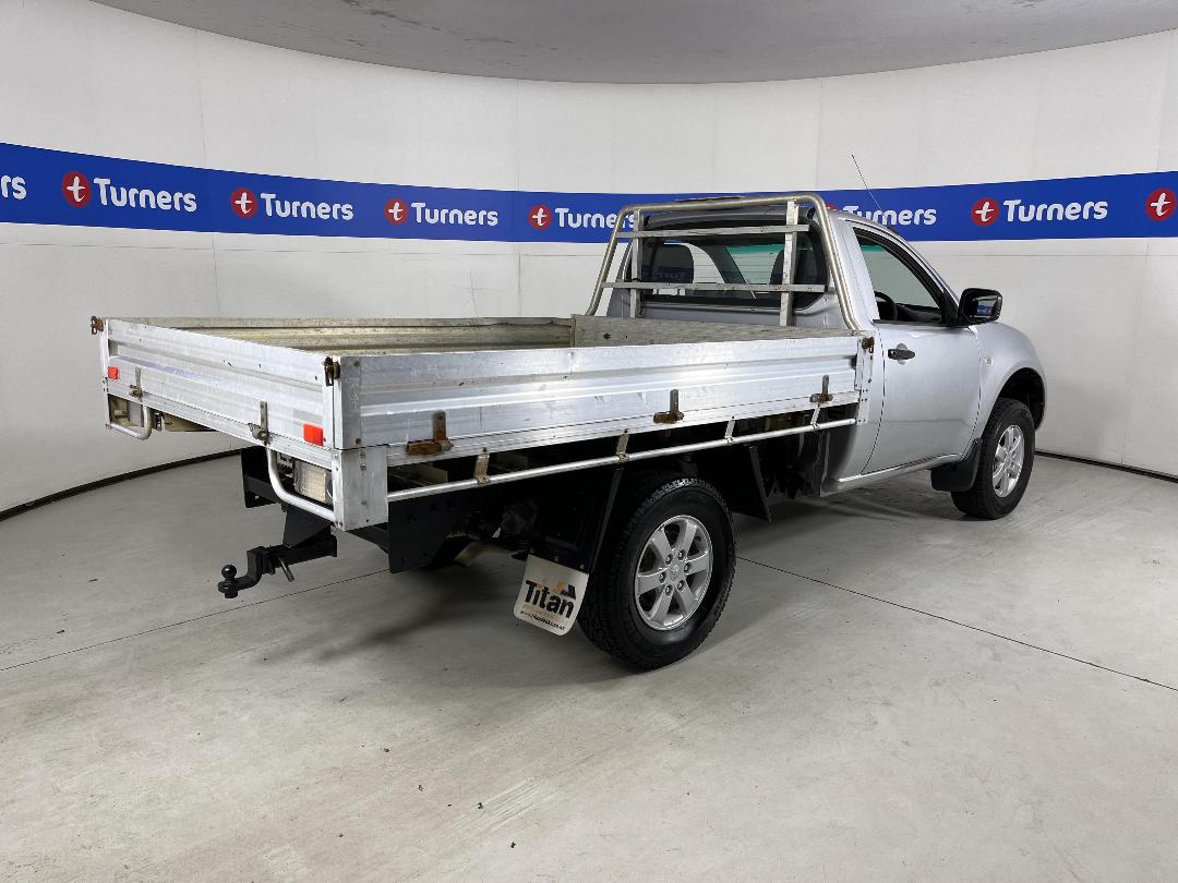 Photo '7' of Mitsubishi Triton