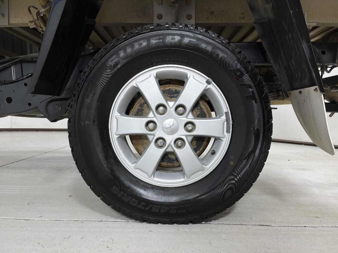 Photo '11' of Mitsubishi Triton