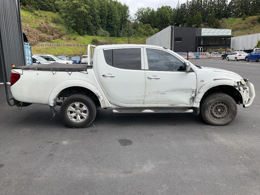 Photo '5' of Mitsubishi Triton D/CAB GLX