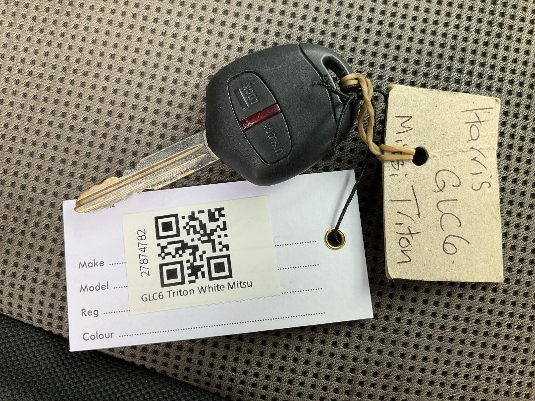 Photo '32' of Mitsubishi Triton D/CAB GLX