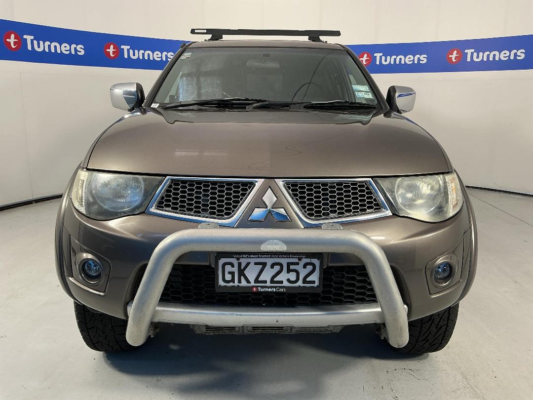 Photo '2' of Mitsubishi Triton