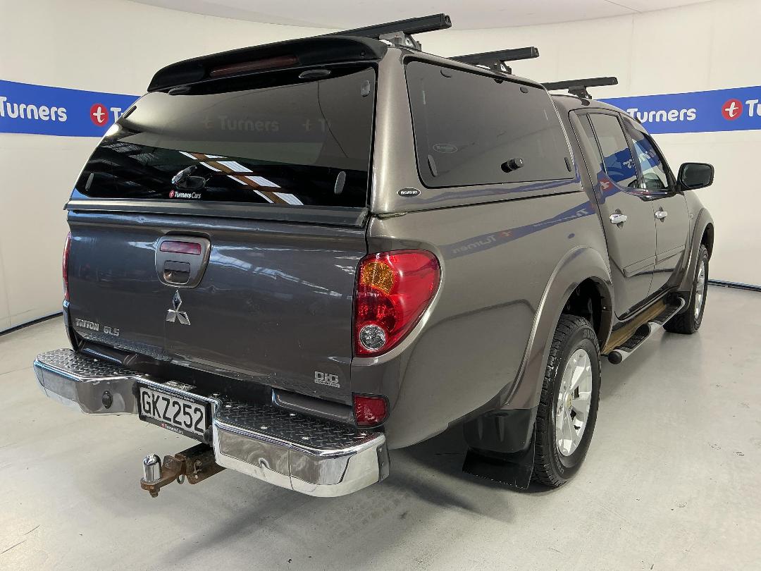 Photo '7' of Mitsubishi Triton