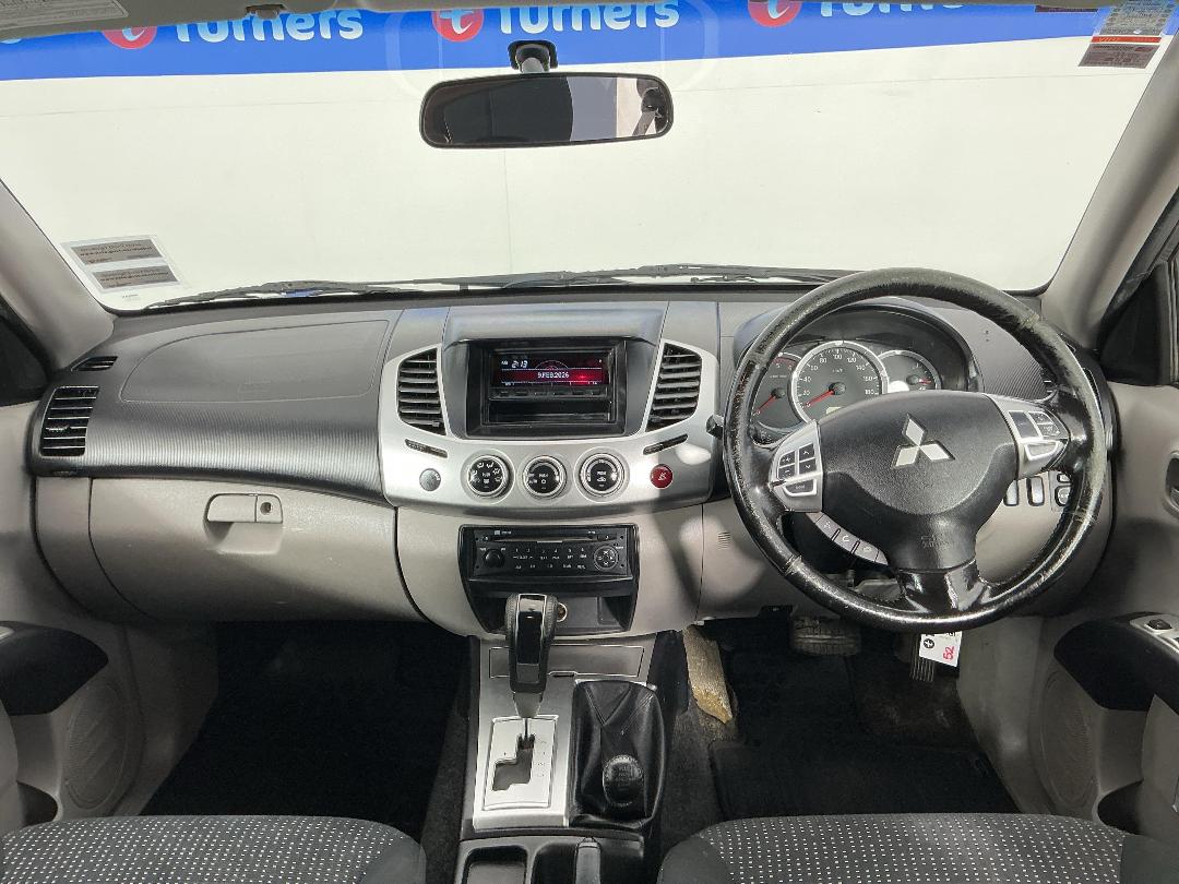 Photo '17' of Mitsubishi Triton