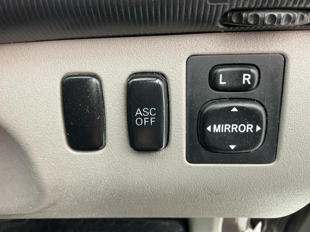 Photo '24' of Mitsubishi Triton