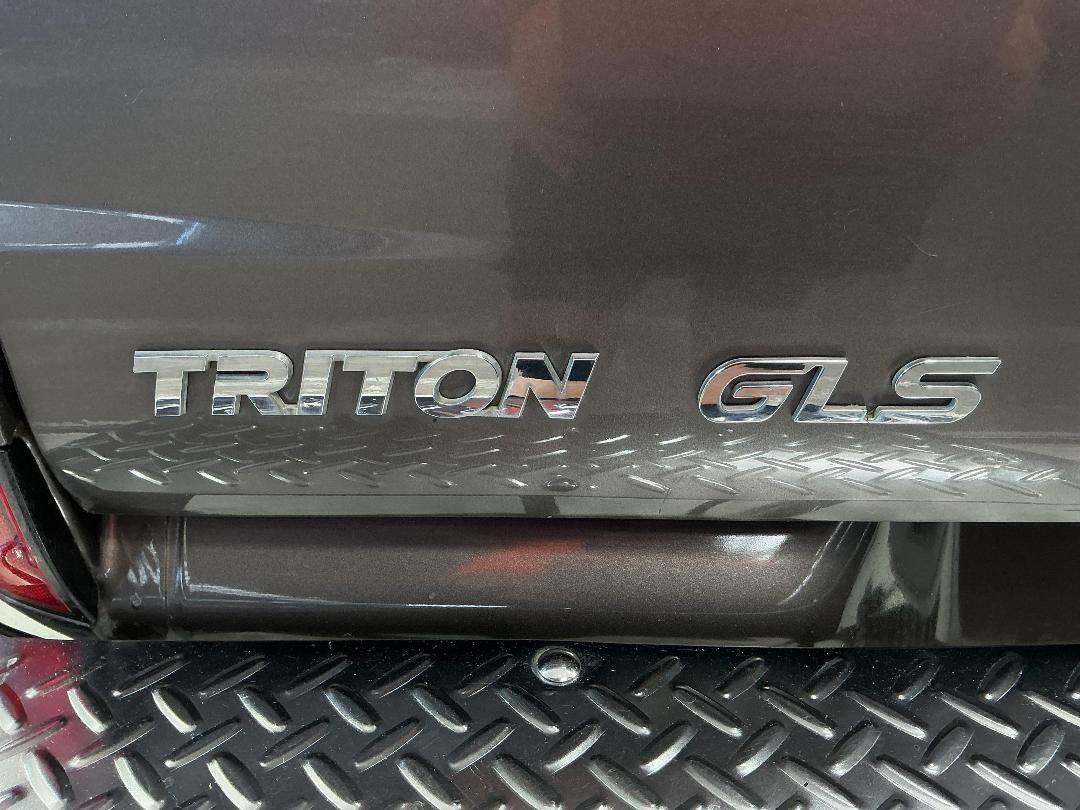 Photo '30' of Mitsubishi Triton