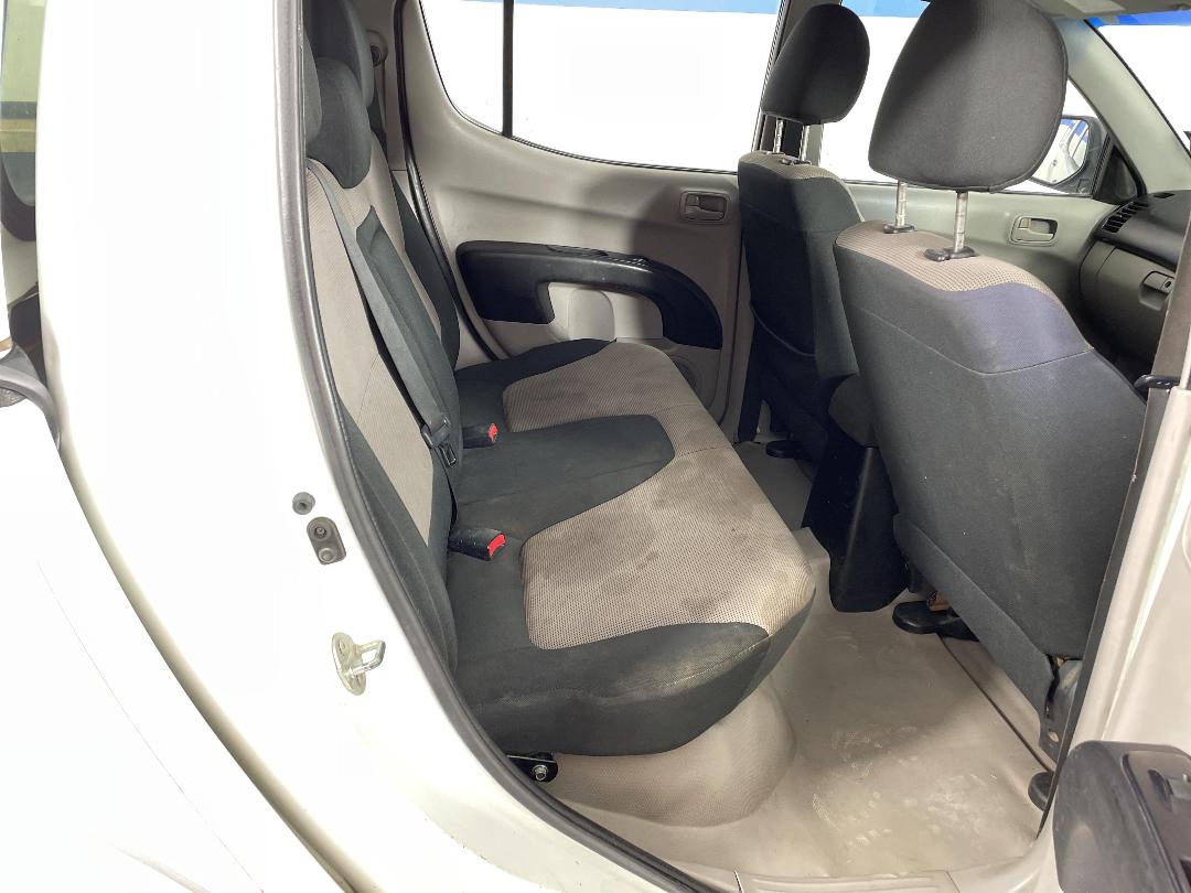 Photo '20' of Mitsubishi Triton