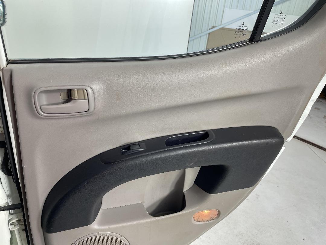 Photo '19' of Mitsubishi Triton