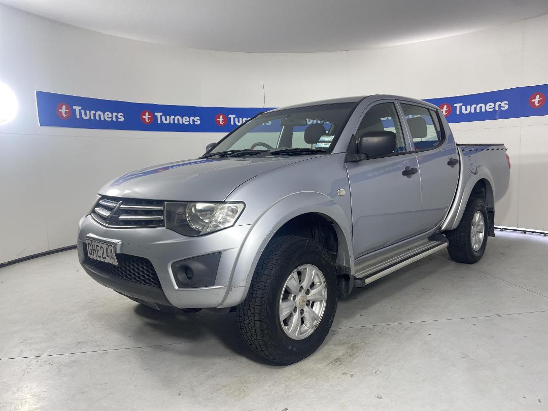 Photo '4' of Mitsubishi Triton