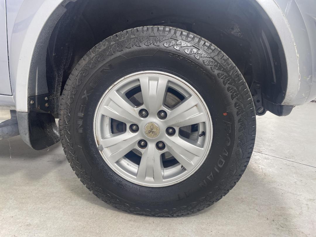 Photo '9' of Mitsubishi Triton