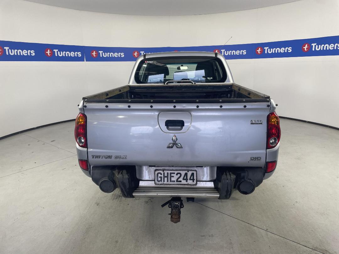 Photo '6' of Mitsubishi Triton