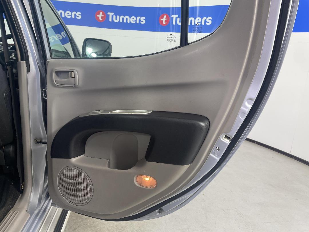 Photo '19' of Mitsubishi Triton