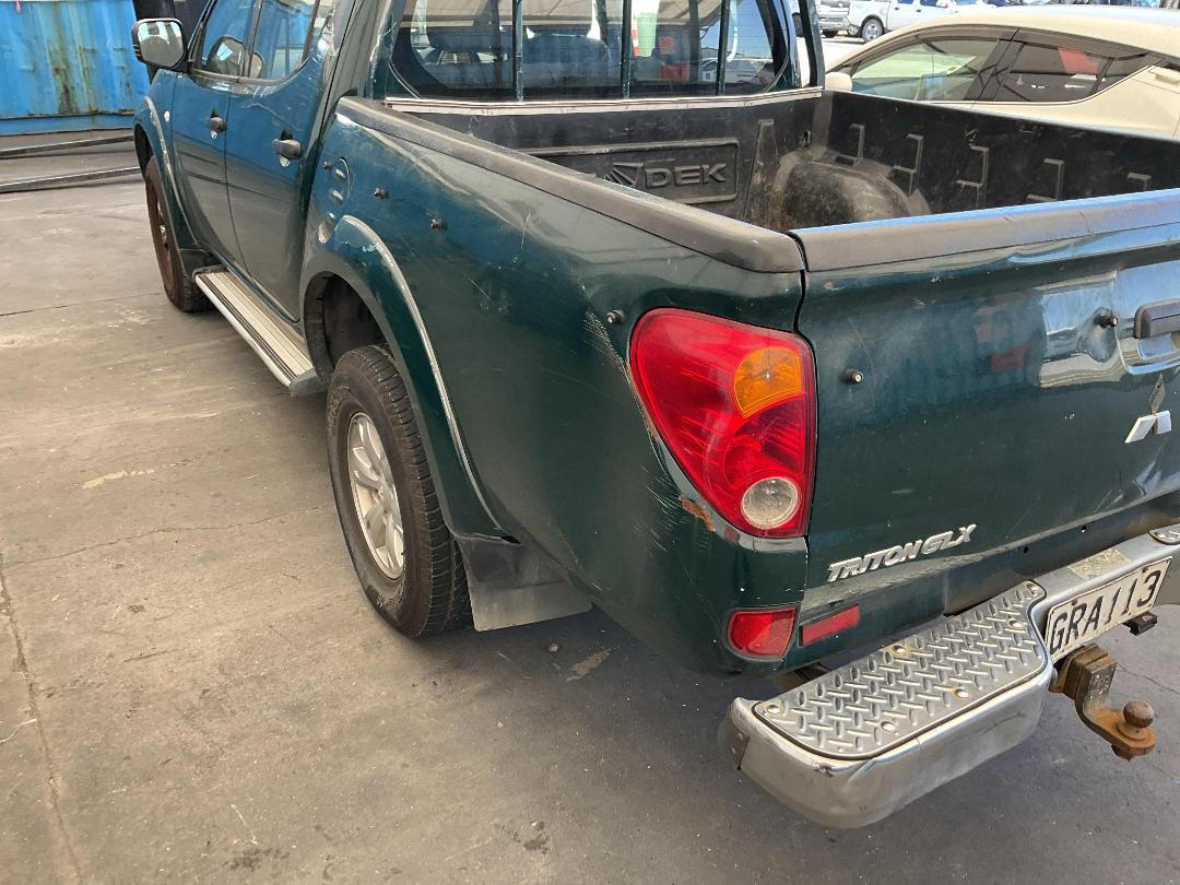 Photo '12' of Mitsubishi Triton D/CAB GLX