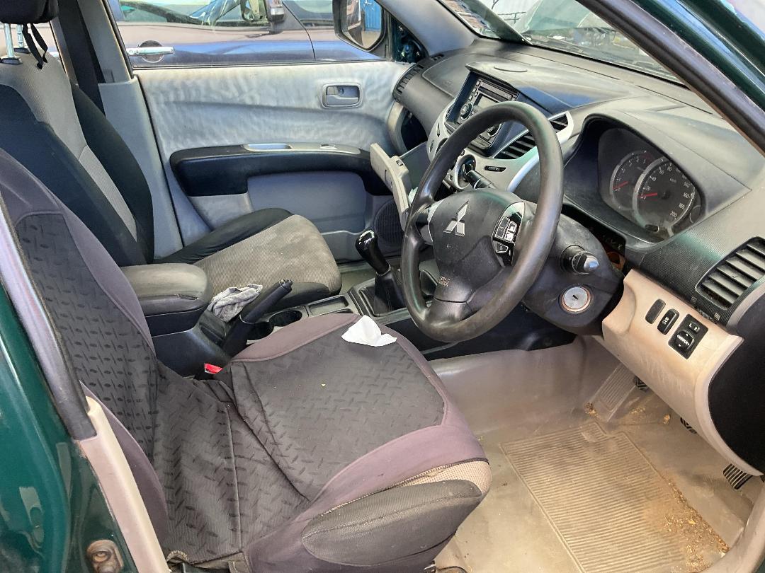 Photo '21' of Mitsubishi Triton D/CAB GLX