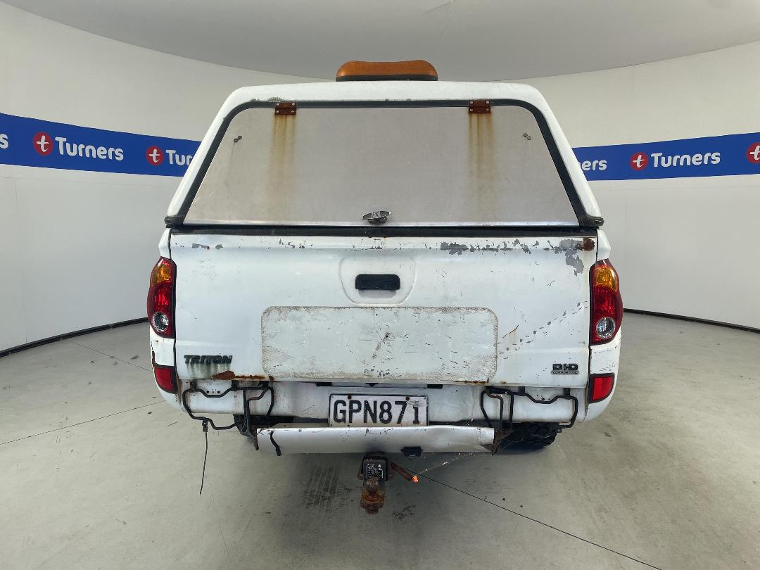 Photo '5' of Mitsubishi Triton D/CAB GL Photo '5' of Mitsubishi Triton D/CAB GL