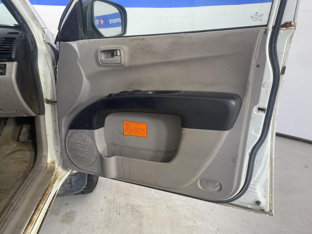 Photo '13' of Mitsubishi Triton D/CAB GL Photo '13' of Mitsubishi Triton D/CAB GL