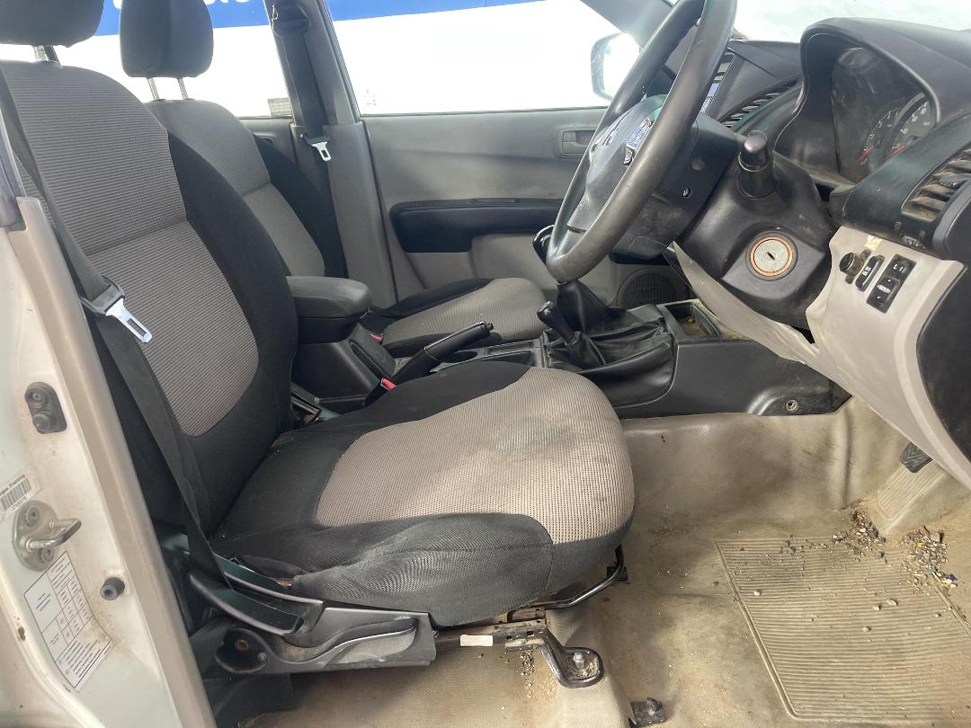 Photo '14' of Mitsubishi Triton D/CAB GL Photo '14' of Mitsubishi Triton D/CAB GL