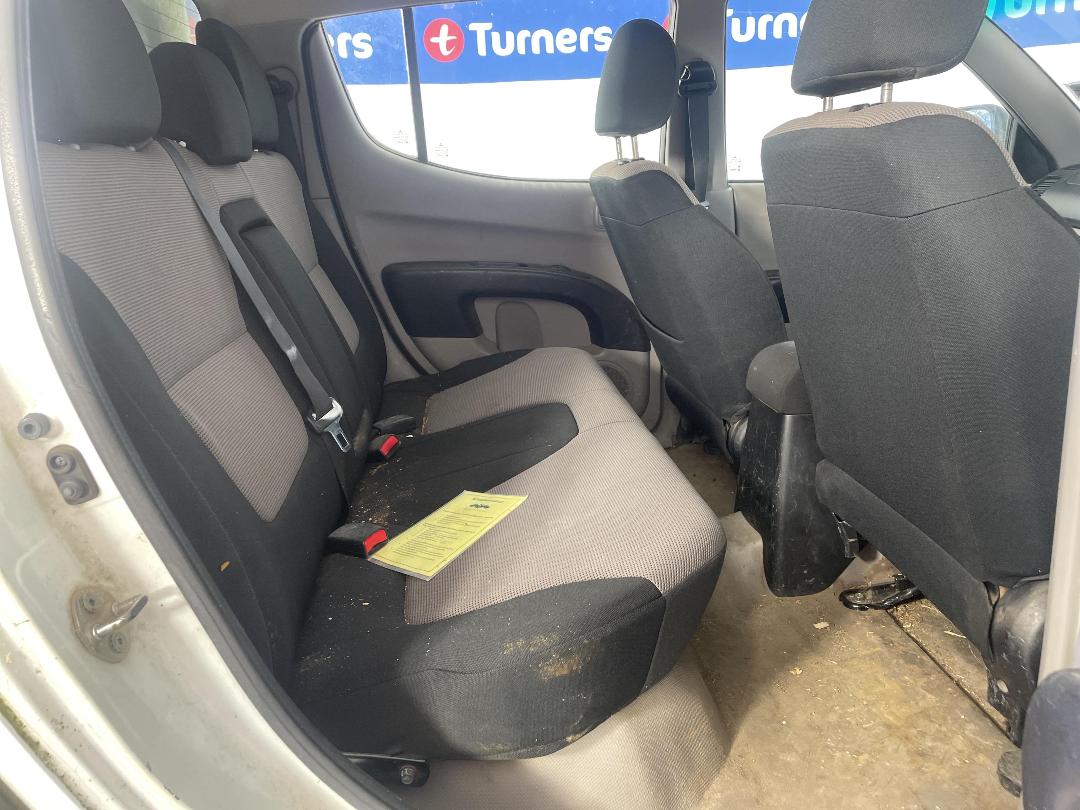 Photo '18' of Mitsubishi Triton D/CAB GL Photo '18' of Mitsubishi Triton D/CAB GL