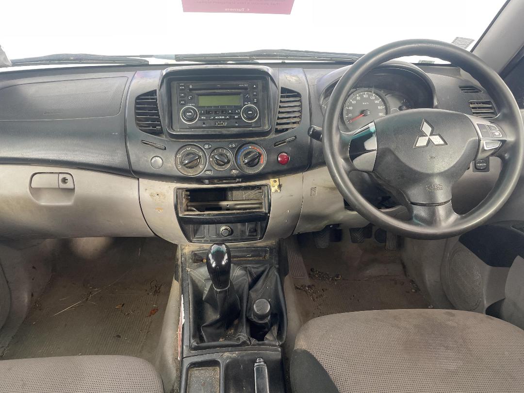 Photo '15' of Mitsubishi Triton D/CAB GL Photo '15' of Mitsubishi Triton D/CAB GL