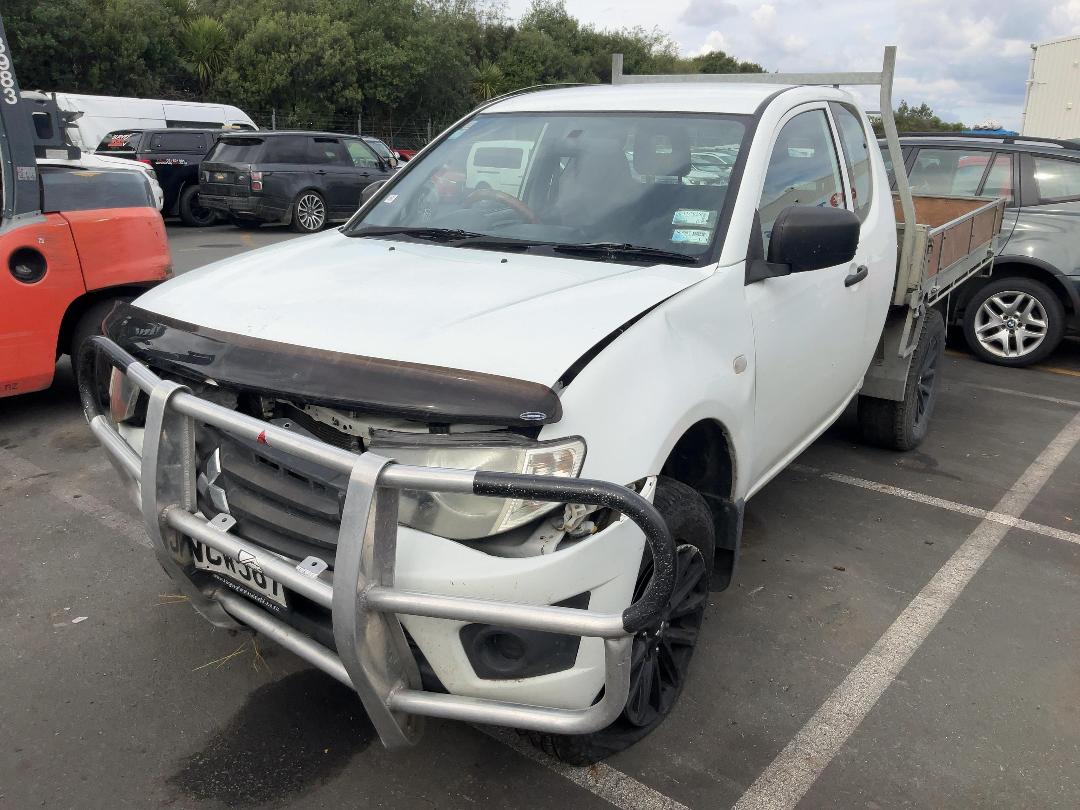 Photo '2' of Mitsubishi Triton Club CC GL