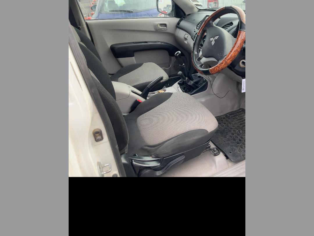 Photo '11' of Mitsubishi Triton Club CC GL