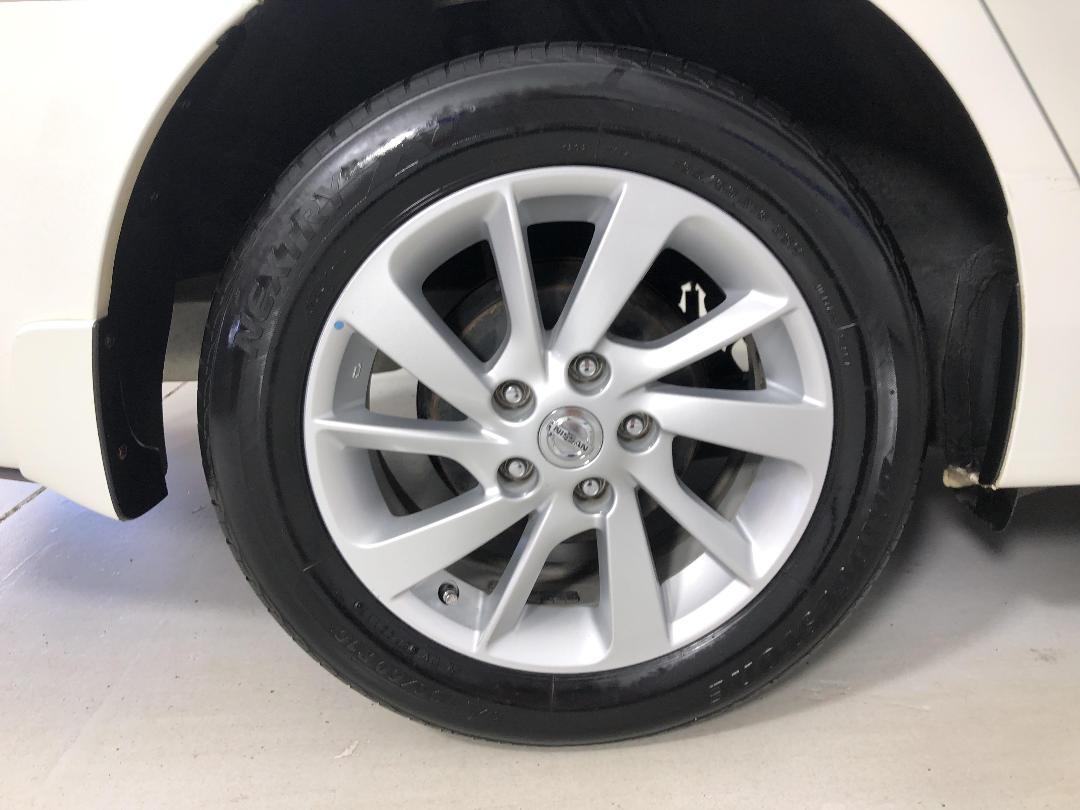 Photo '12' of Nissan Bluebird