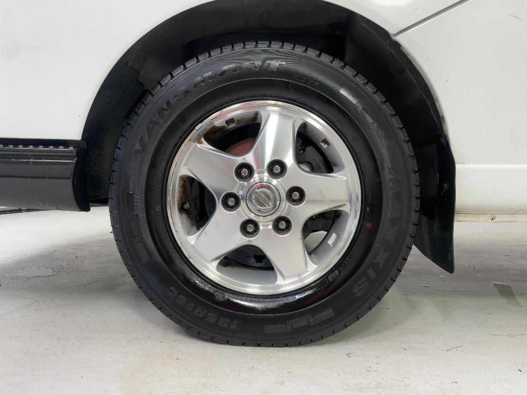 Photo '10' of Nissan Caravan