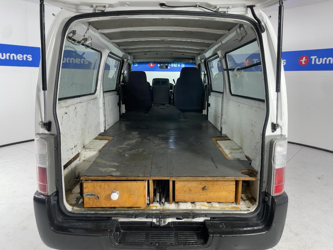 Photo '14' of Nissan Caravan