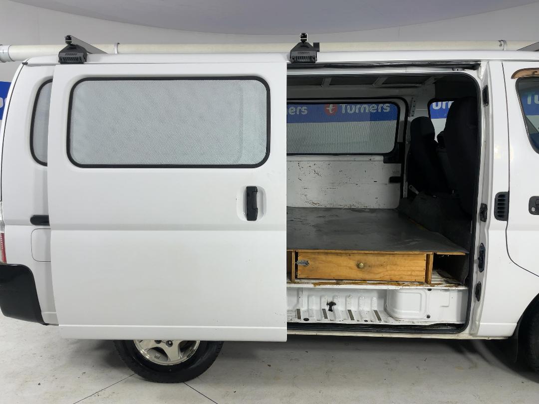 Photo '19' of Nissan Caravan