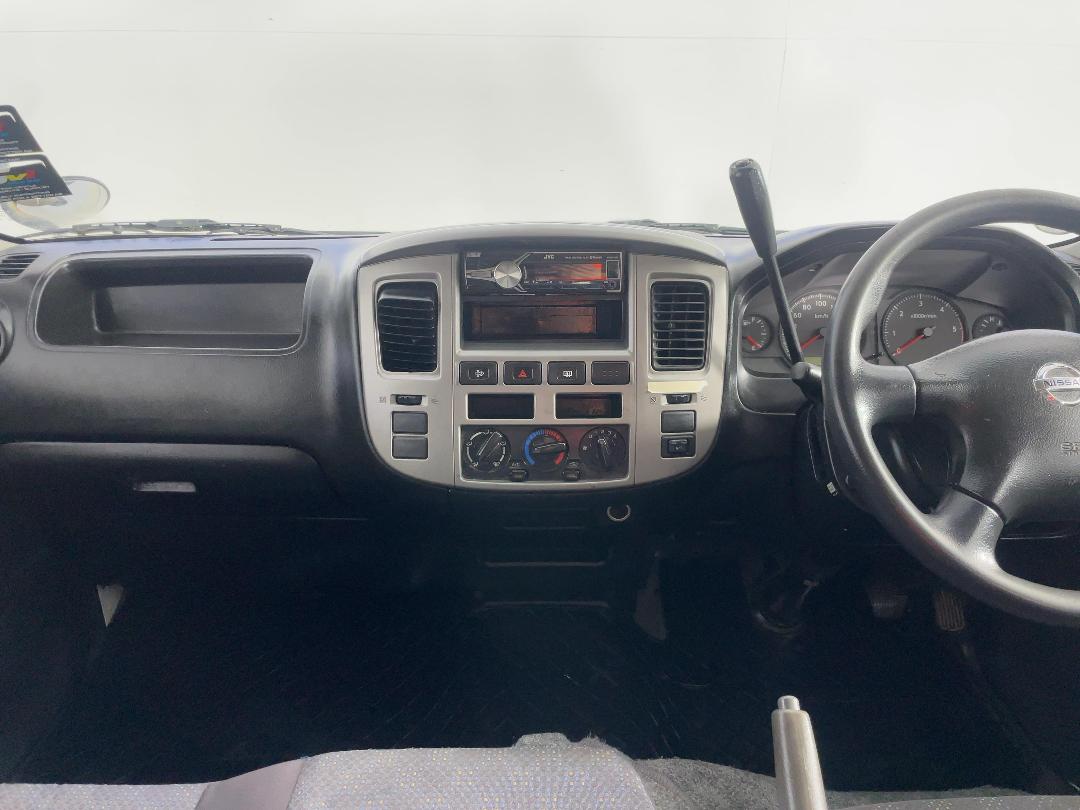 Photo '17' of Nissan Caravan