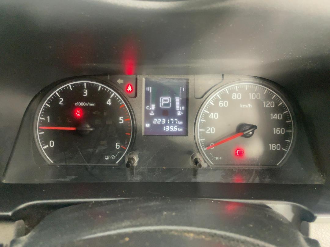 Photo '21' of Nissan Caravan