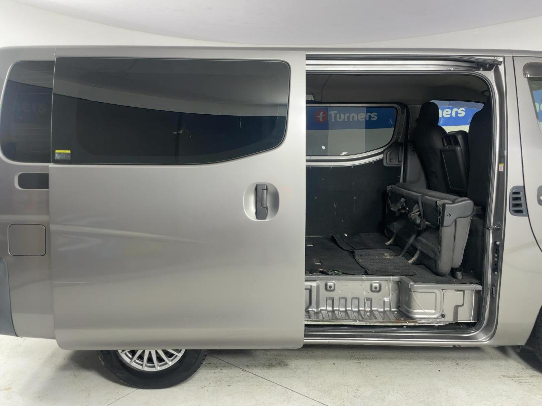 Photo '19' of Nissan Caravan