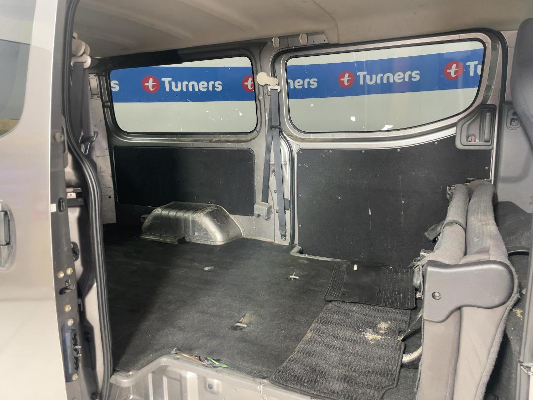 Photo '20' of Nissan Caravan