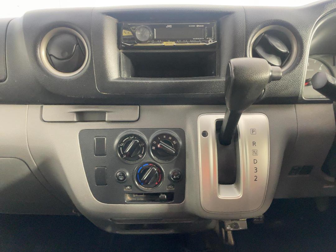 Photo '18' of Nissan Caravan