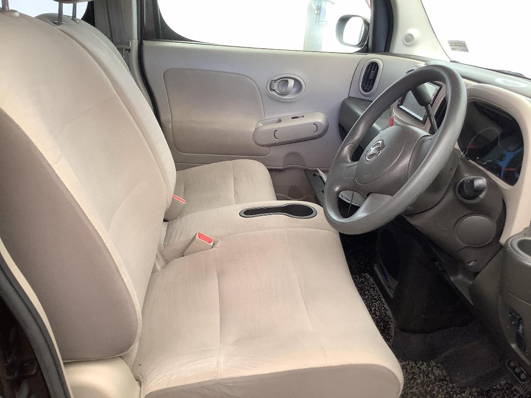 Photo '8' of Nissan Cube New shape