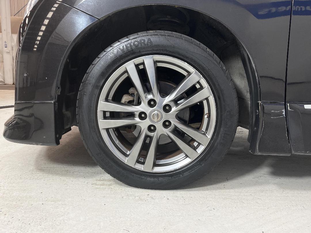 Photo '8' of Nissan Elgrand Photo '8' of Nissan Elgrand